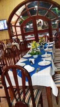 hotel arcos del parque