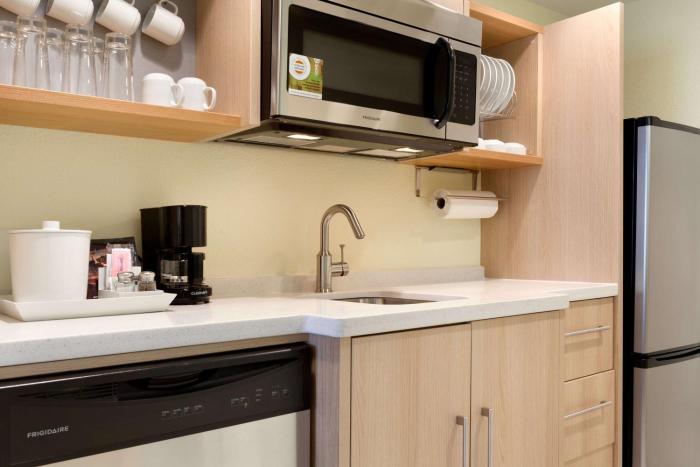 home2 suites by hilton gillette