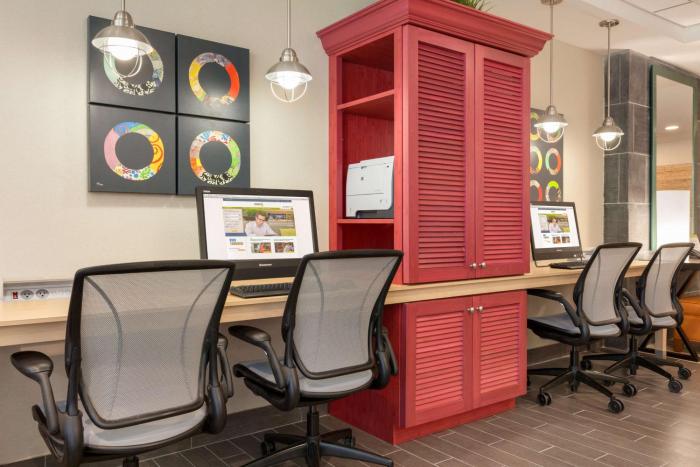 home2 suites by hilton gillette