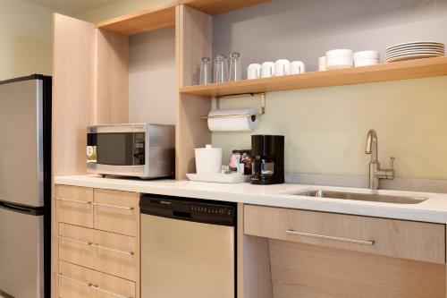 home2 suites by hilton gillette