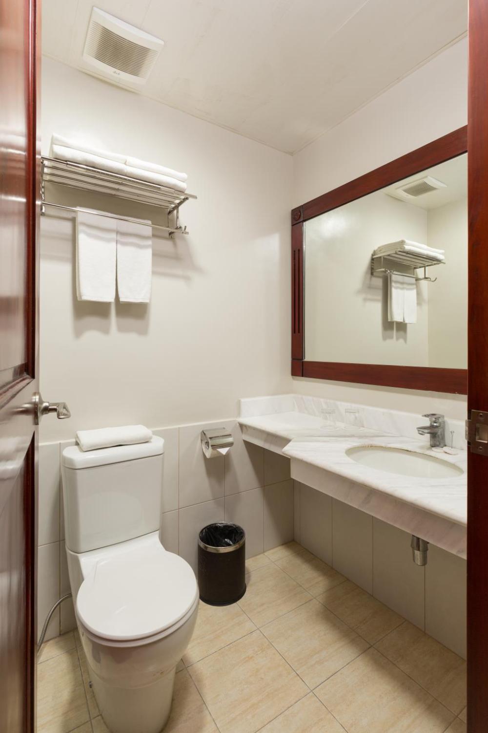 mj hotel and suites