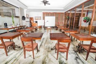 mj hotel and suites