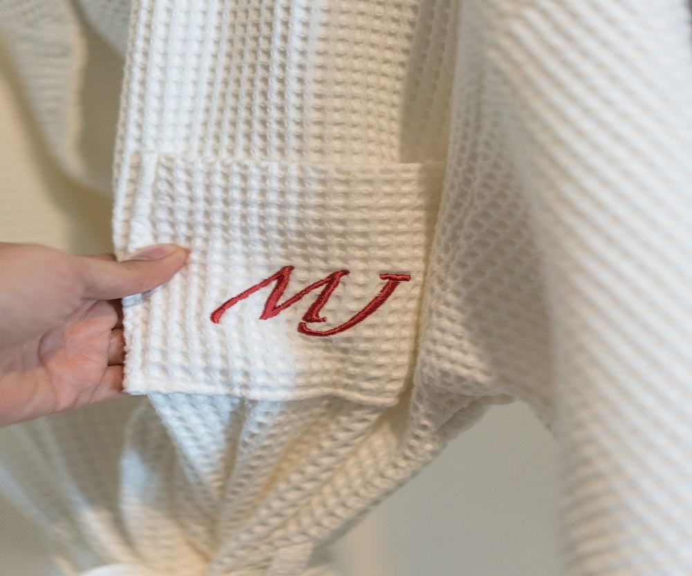 mj hotel and suites