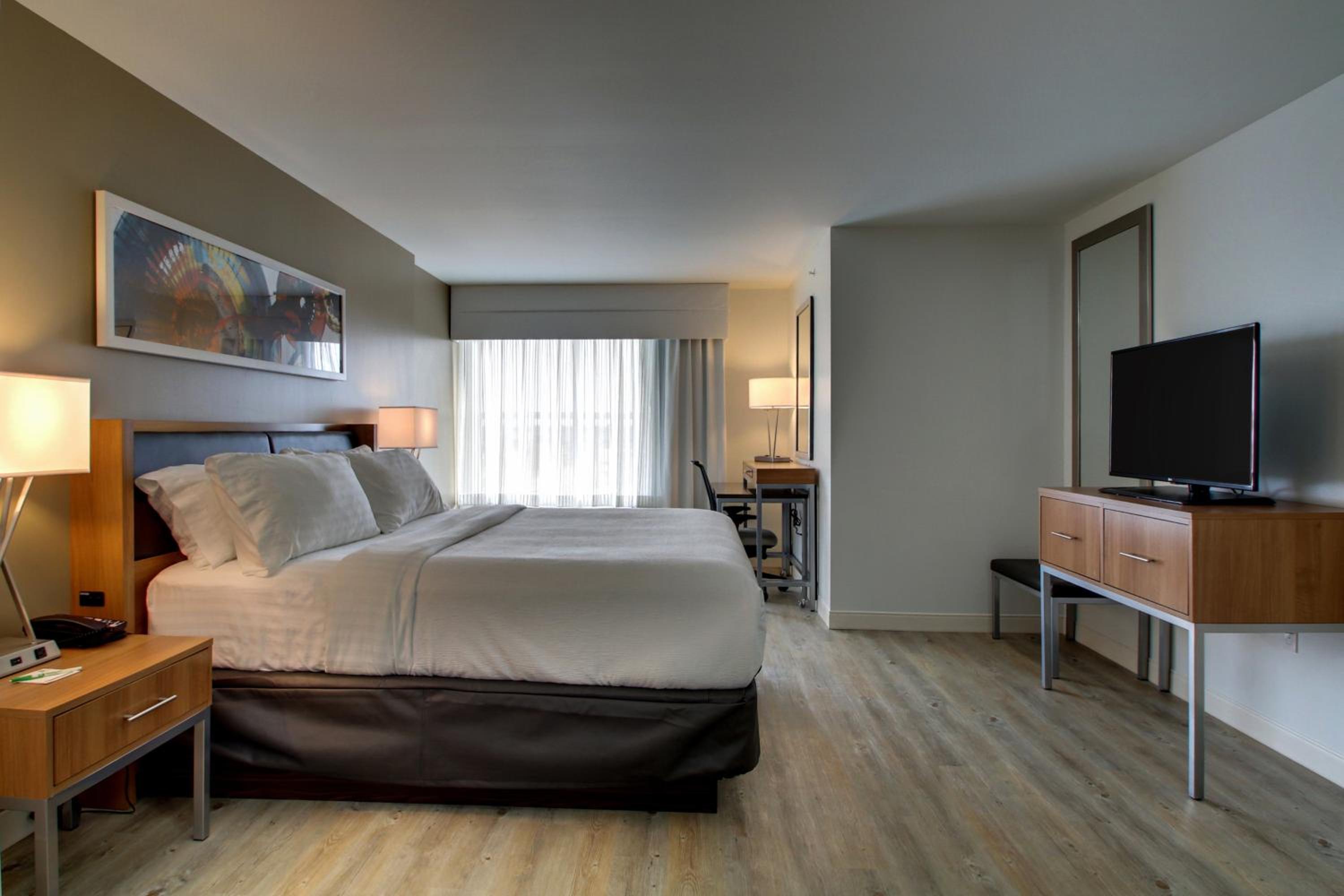 holiday inn peoria at grand prairie by ihg