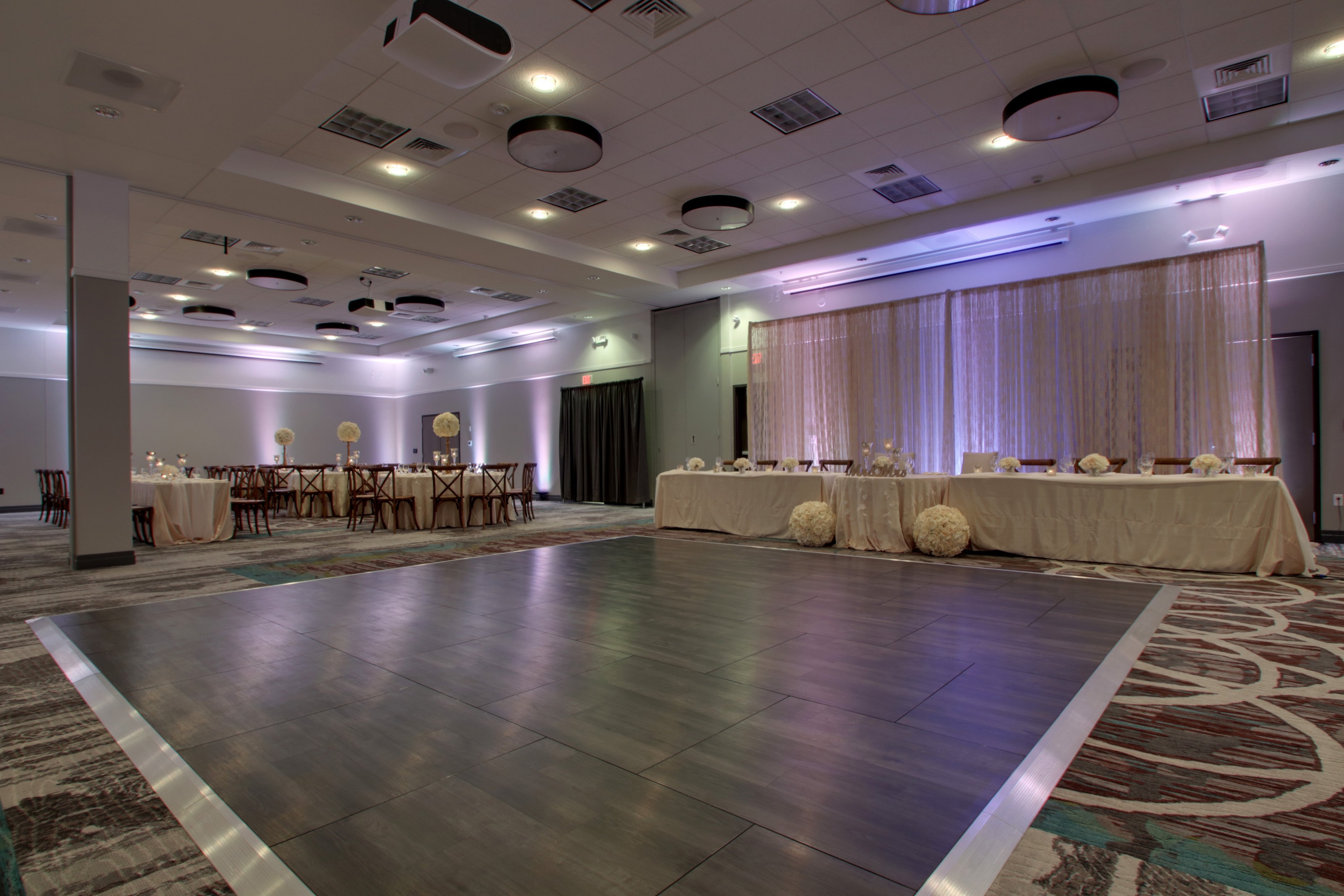 holiday inn peoria at grand prairie by ihg