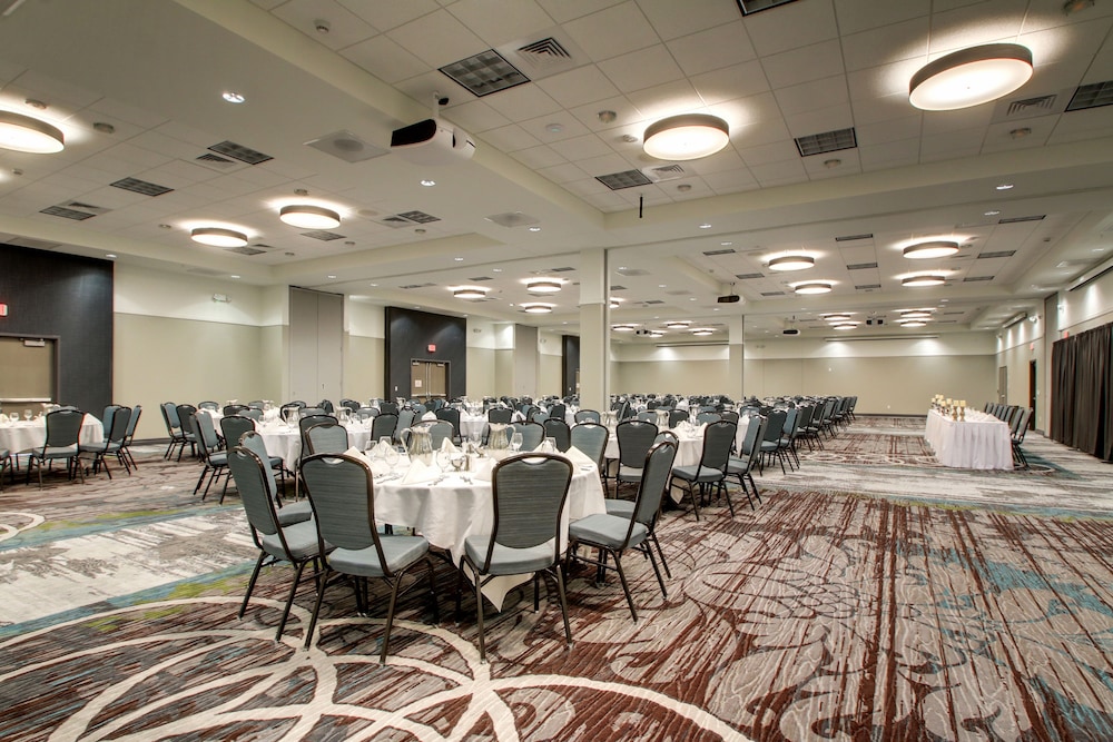 holiday inn peoria at grand prairie by ihg