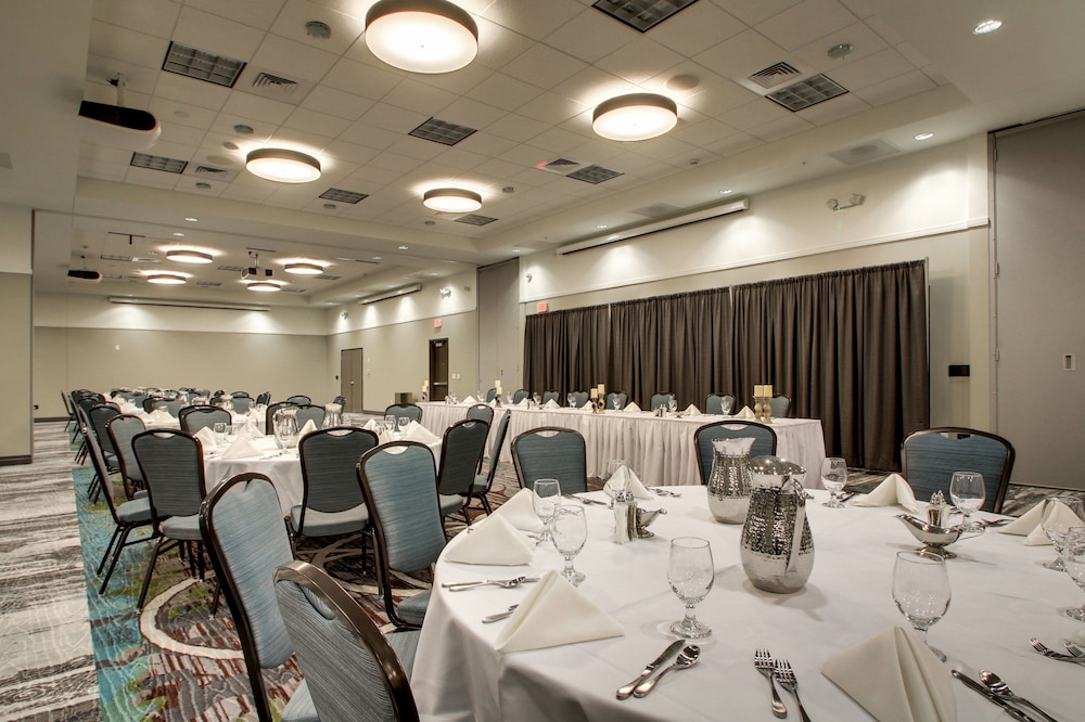 holiday inn peoria at grand prairie by ihg