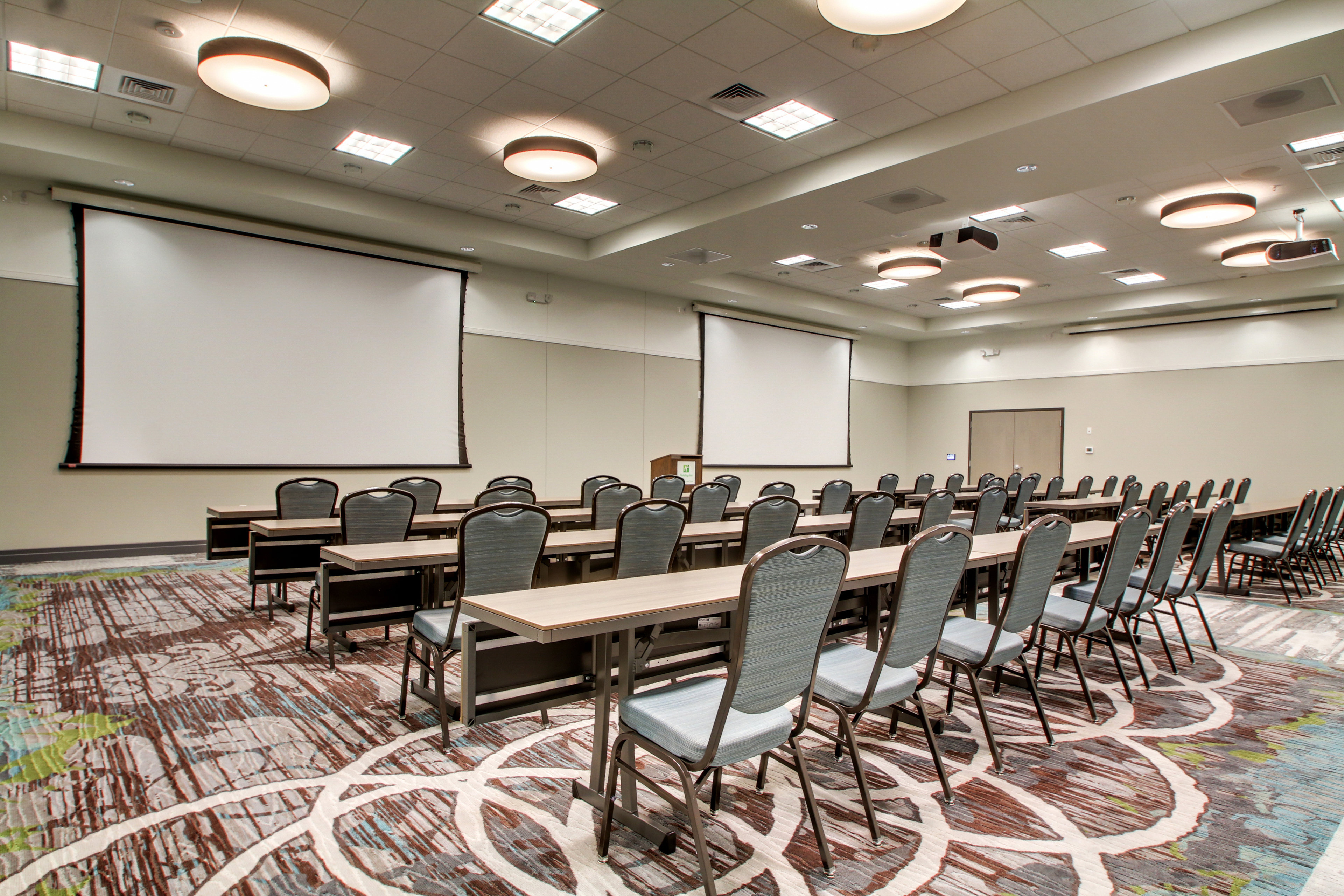 holiday inn peoria at grand prairie by ihg