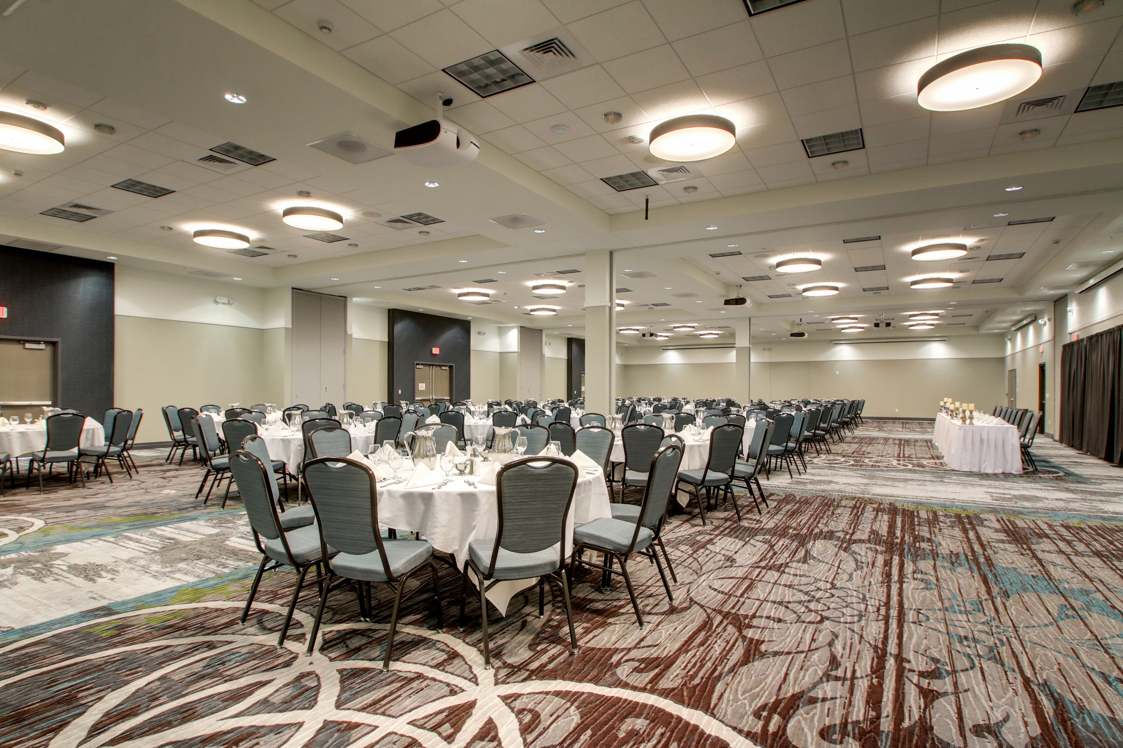 holiday inn peoria at grand prairie by ihg