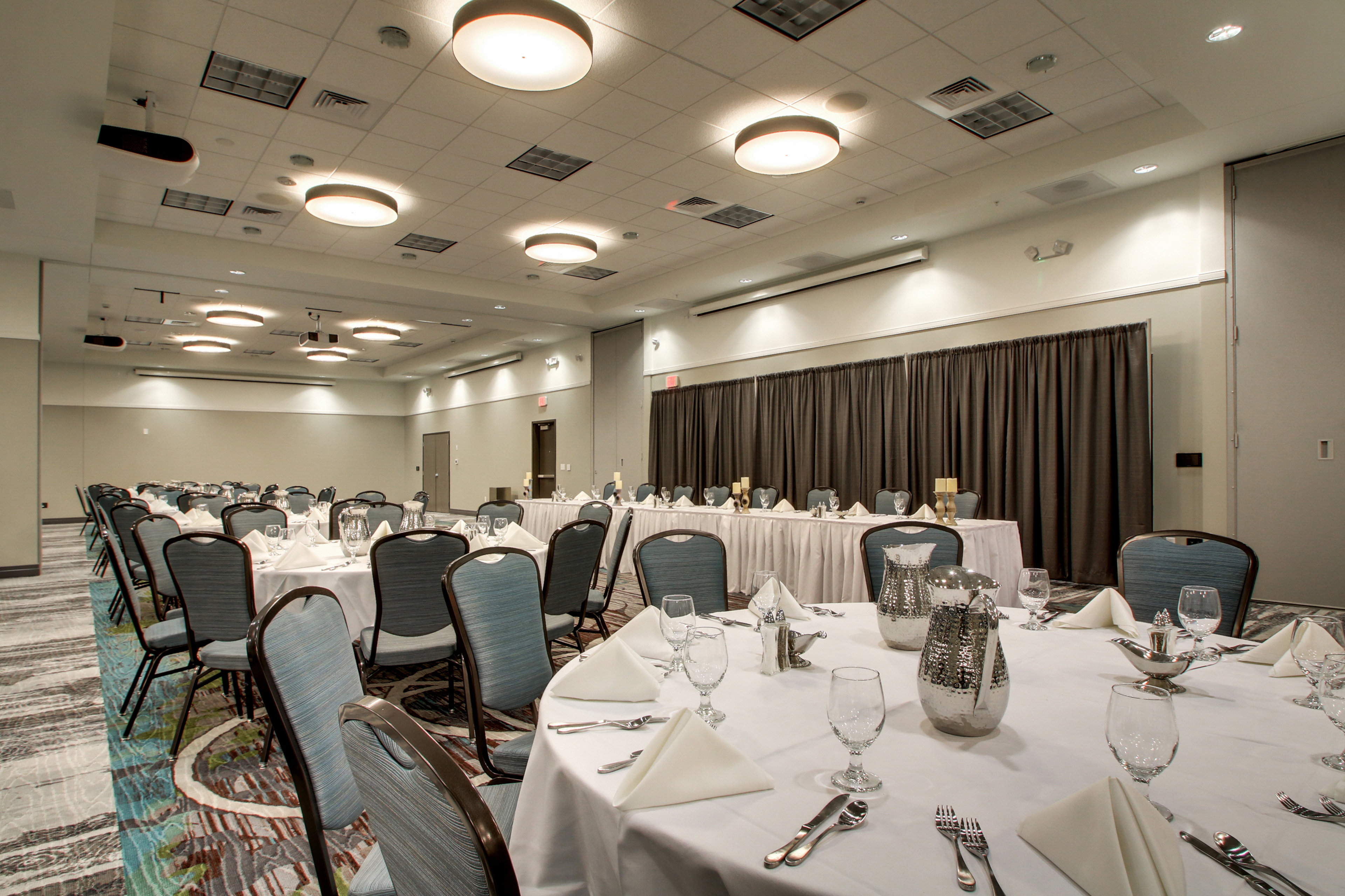 holiday inn peoria at grand prairie by ihg