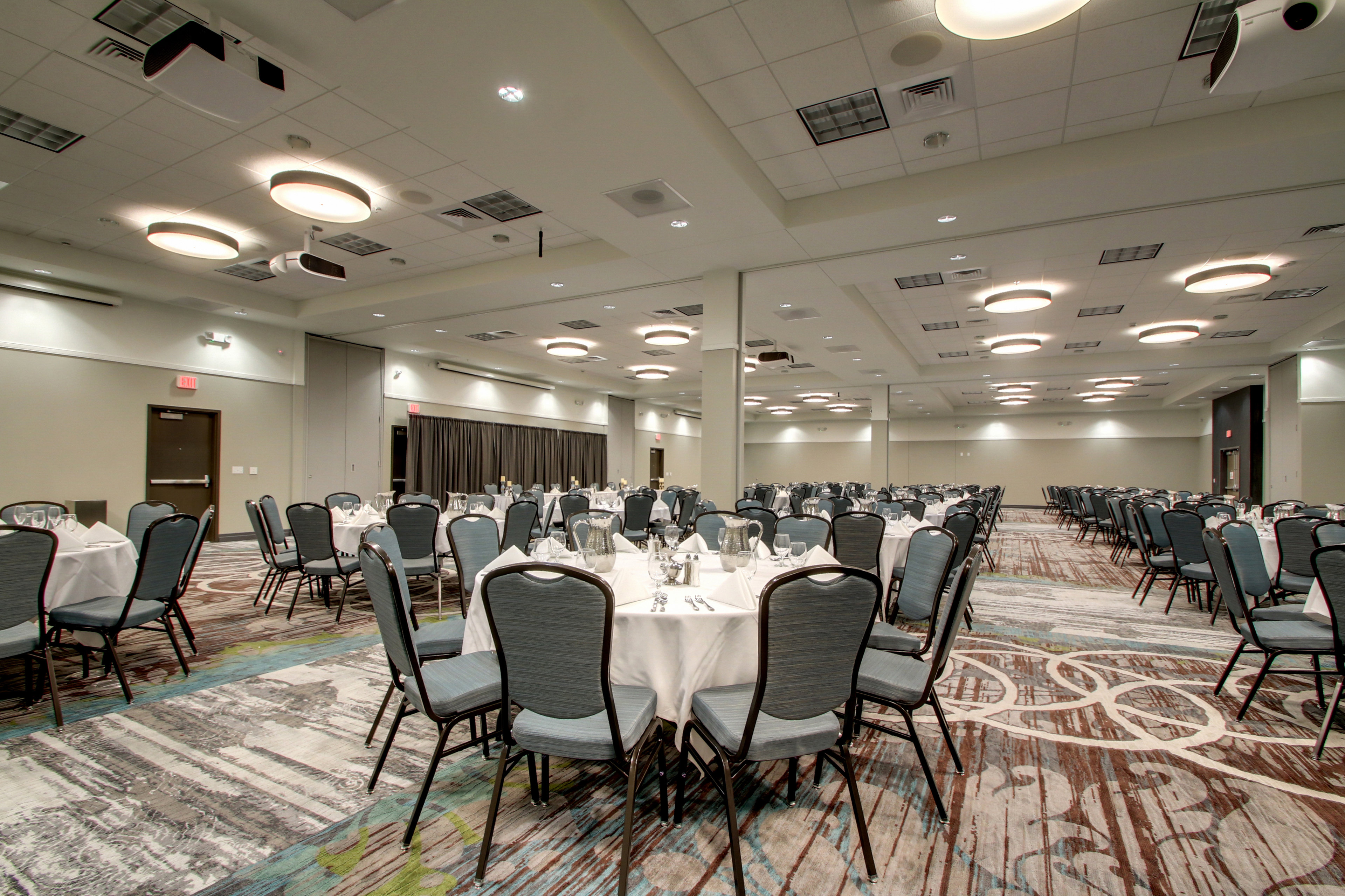 holiday inn peoria at grand prairie by ihg