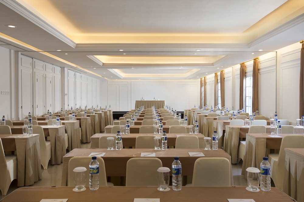 hotel santika seminyak