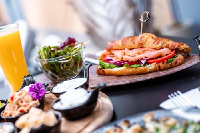 almog eilat adults only