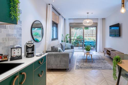 almog eilat adults only