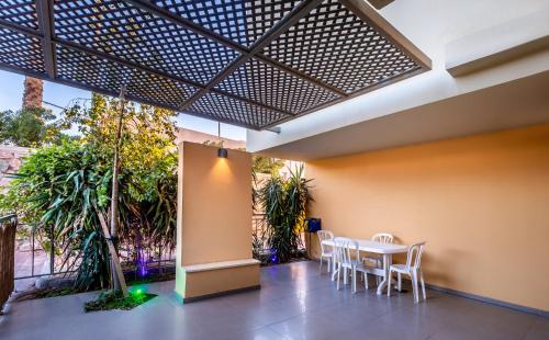 almog eilat adults only