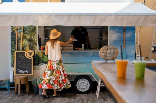 almog eilat adults only