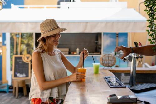 almog eilat adults only