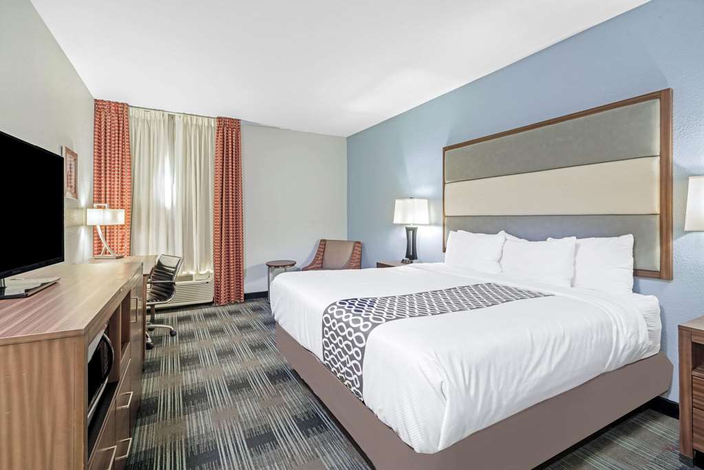 la quinta inn and suites by wyndham guthrie