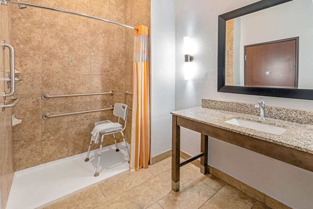 la quinta inn and suites by wyndham guthrie
