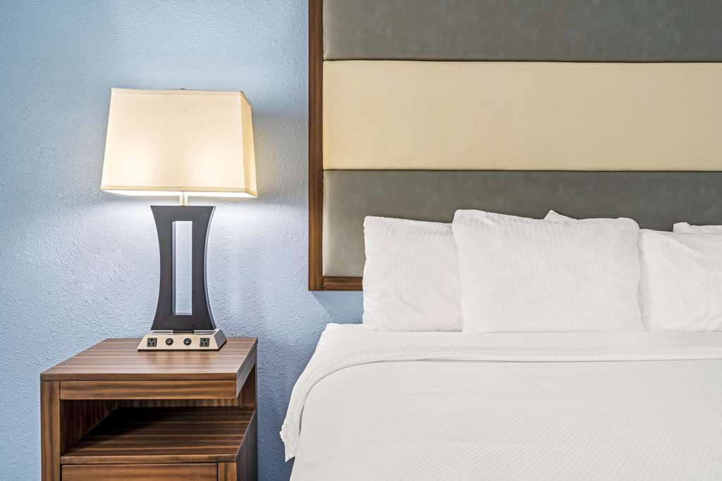 la quinta inn and suites by wyndham guthrie