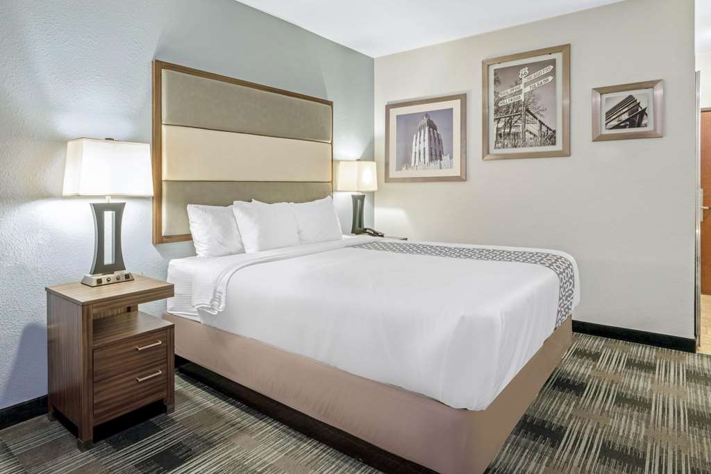 la quinta inn and suites by wyndham guthrie