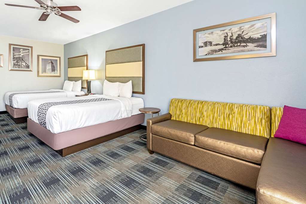 la quinta inn and suites by wyndham guthrie