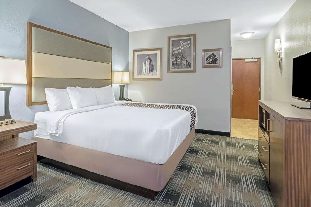 la quinta inn and suites by wyndham guthrie
