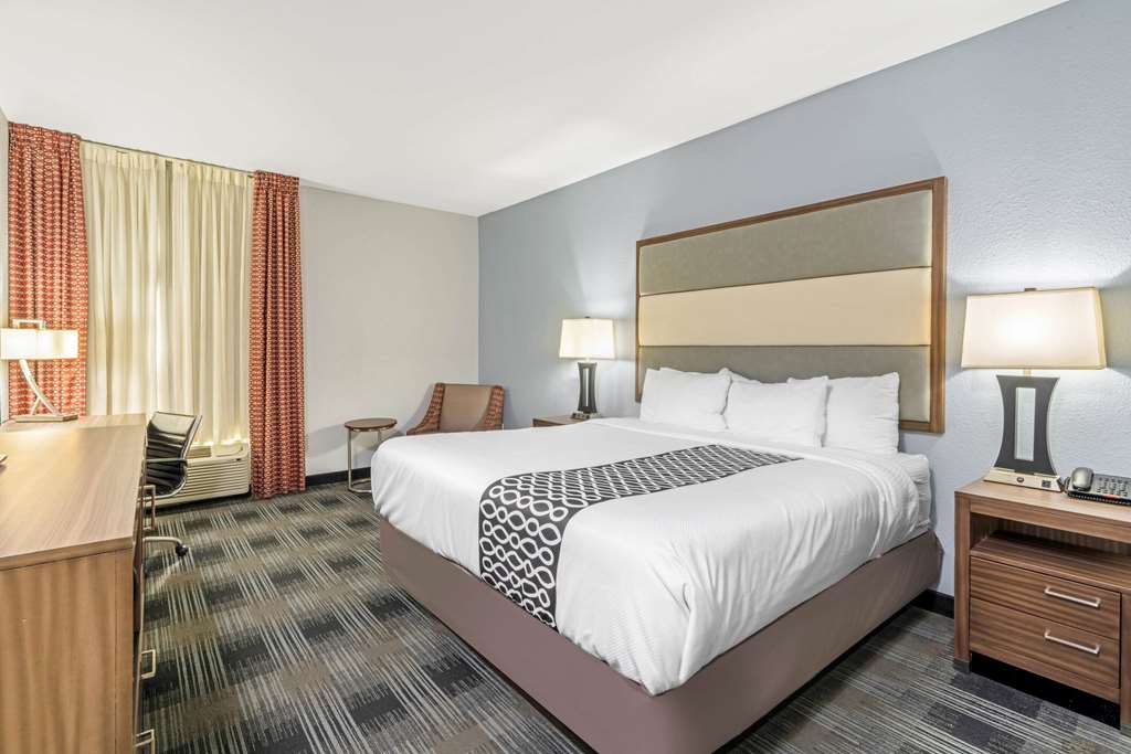 la quinta inn and suites by wyndham guthrie