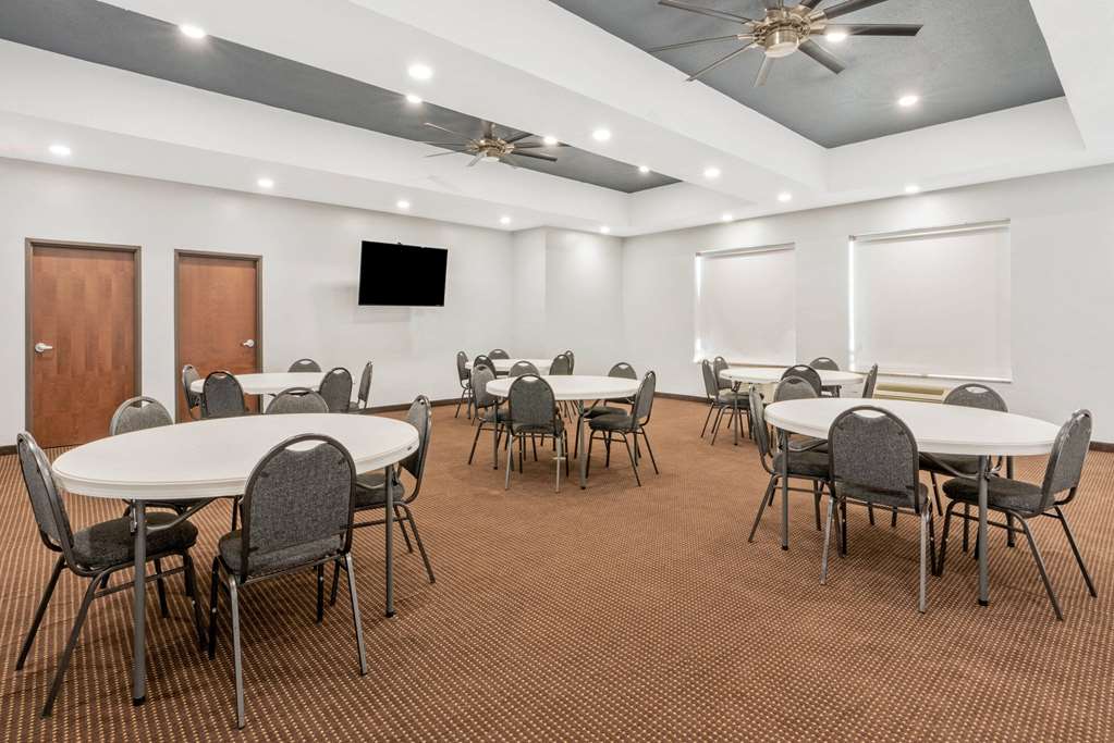 la quinta inn and suites by wyndham guthrie