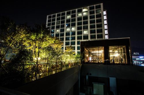 isquare hotel