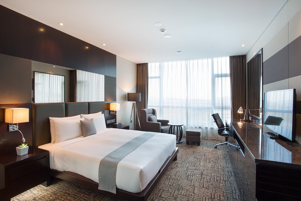 isquare hotel
