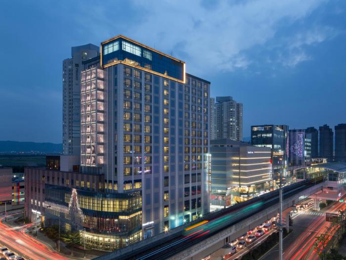 isquare hotel