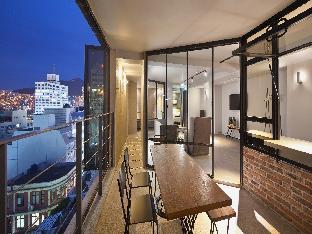The Hound Hotel,,2 star