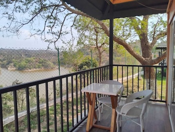 thorn kitchen andhideaways