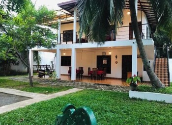 kawakka yala home stay and hostel