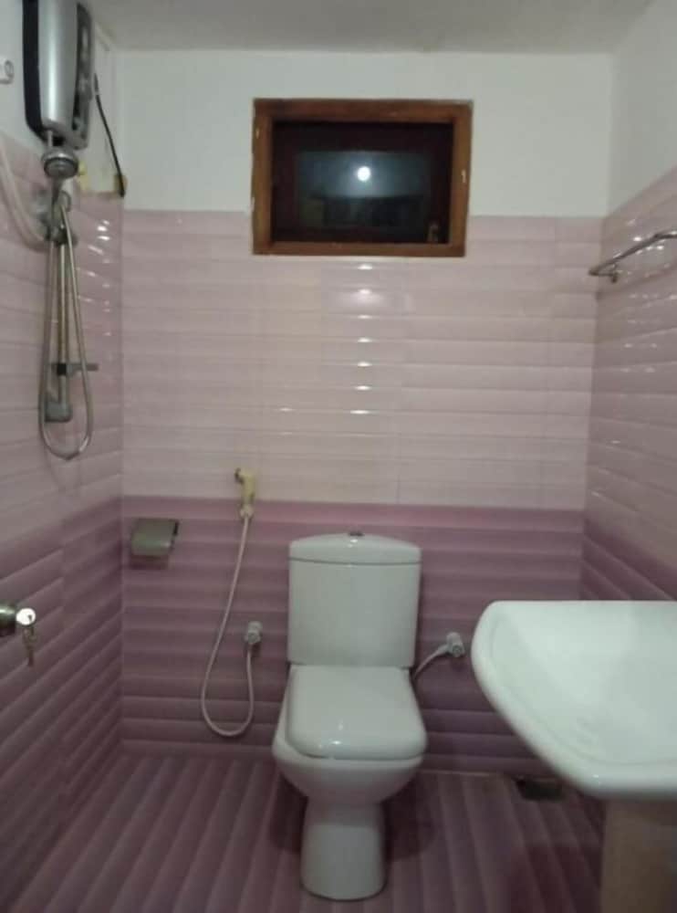 kawakka yala home stay and hostel