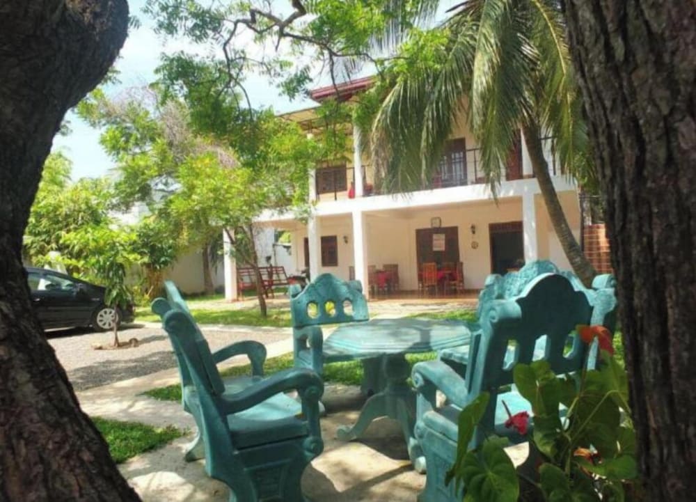 kawakka yala home stay and hostel