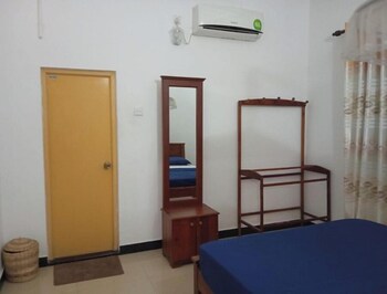 kawakka yala home stay and hostel