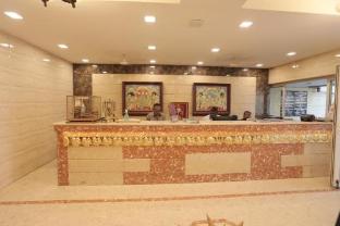 hotel rayas