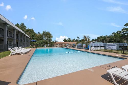 Motel 6 Kilgore, Tx,Kilgore>>Cypress,2 star