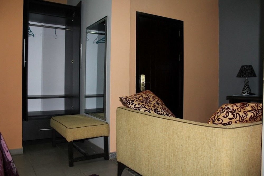 crownedge hotel