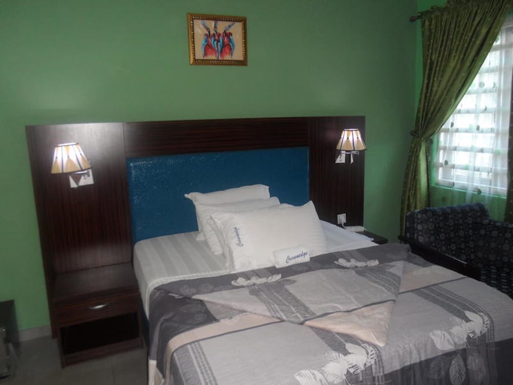crownedge hotel