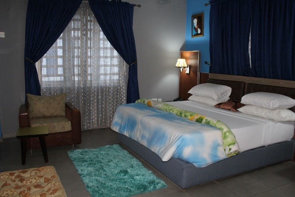 crownedge hotel