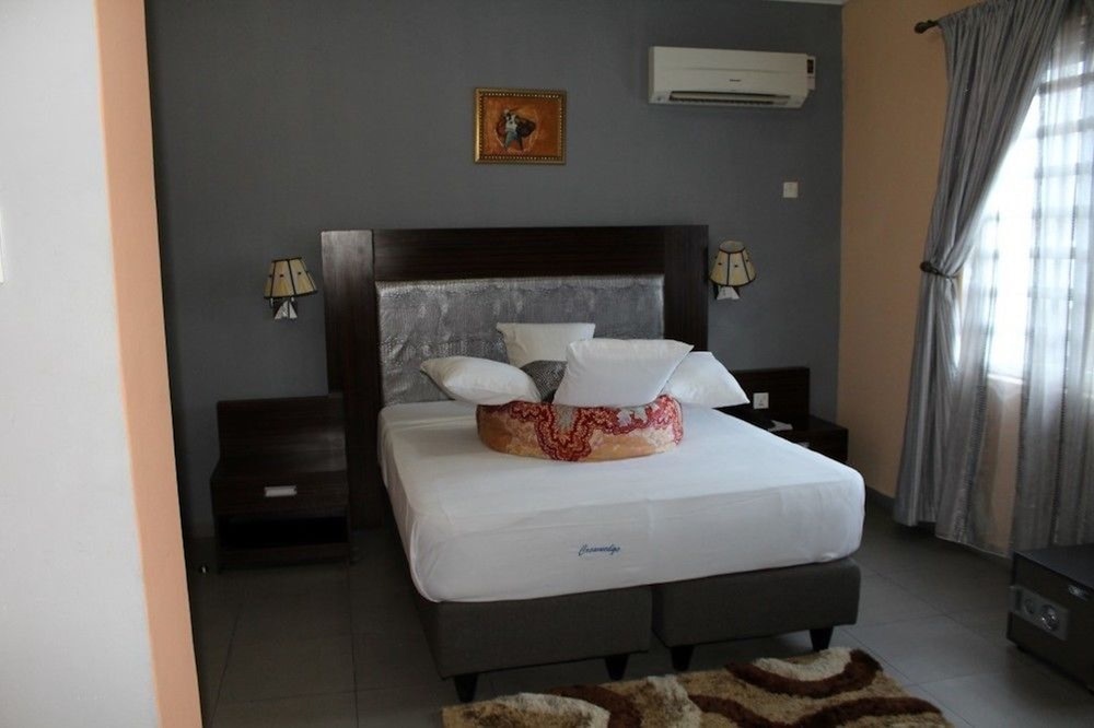 crownedge hotel