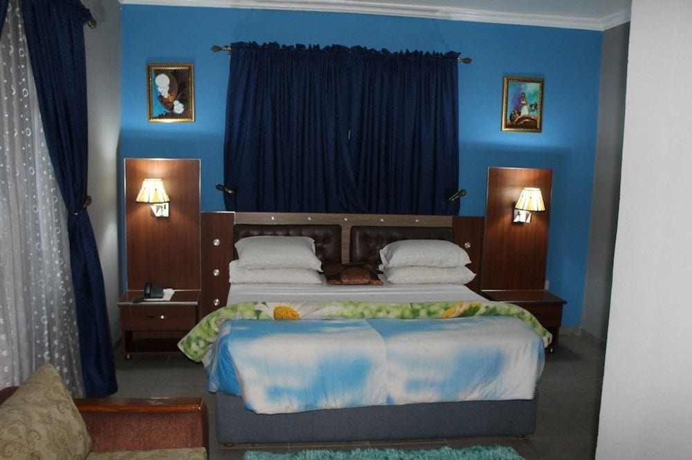 crownedge hotel