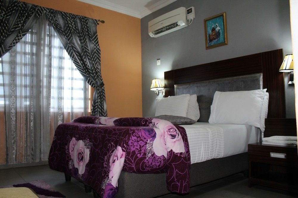 crownedge hotel
