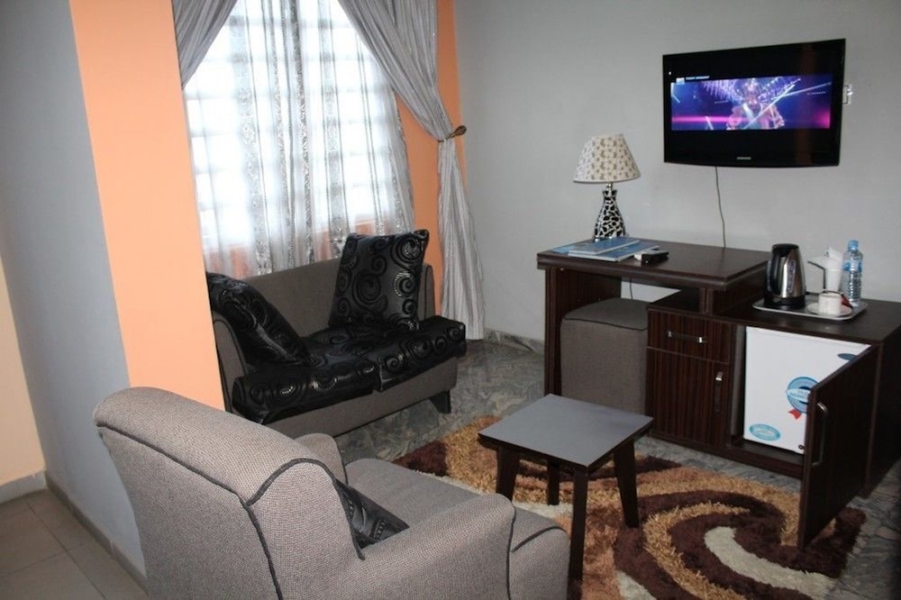 crownedge hotel