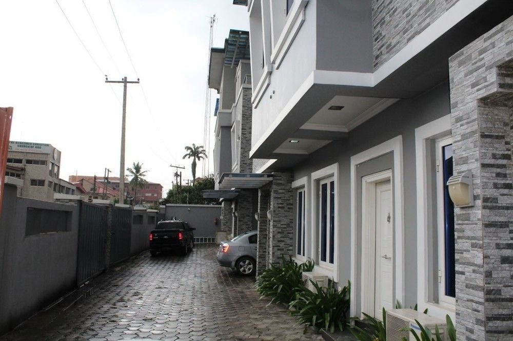 crownedge hotel