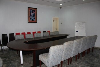 crownedge hotel