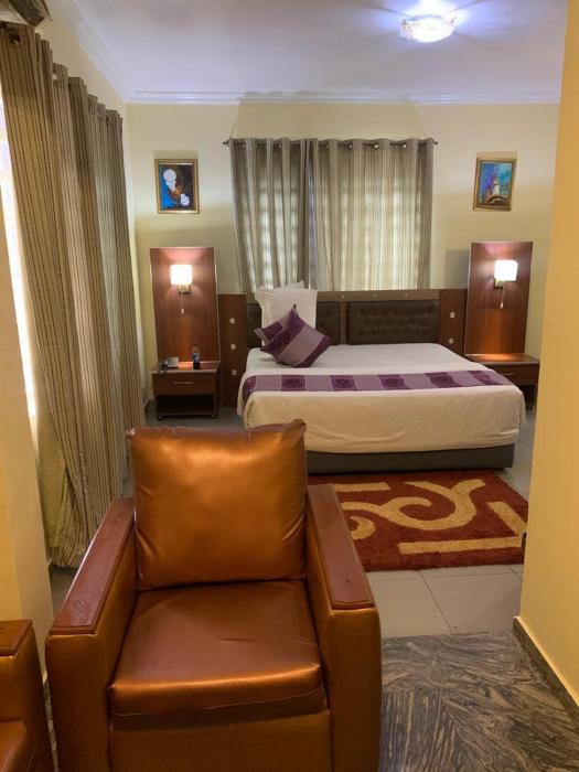 crownedge hotel